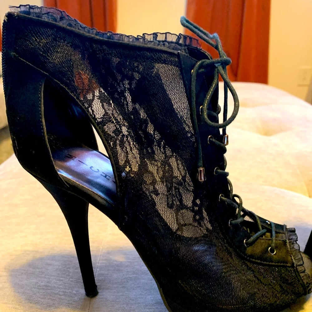 Sexy lace tie up heel